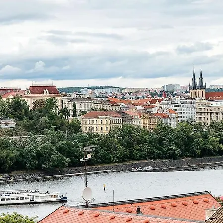 Floor Industrial With A River View Apartament Praga