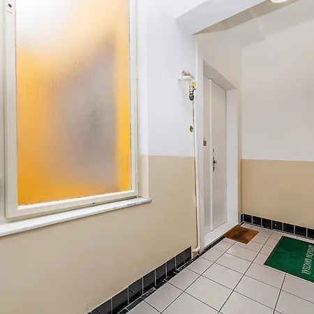 Floor Industrial With A River View Apartament Praga