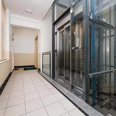 Floor Industrial With A River View شقة
