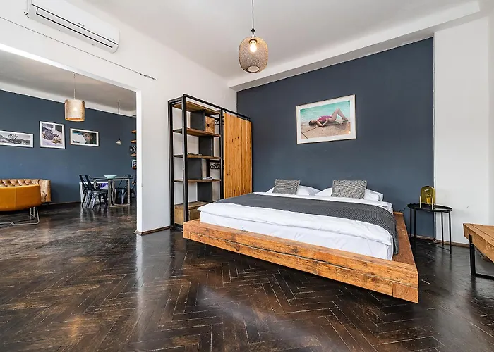 Floor Industrial With A River View Apartament *