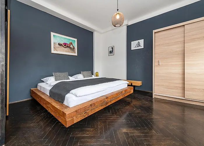 Apartament Floor Industrial With A River View