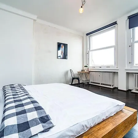 Floor Industrial With A River View Apartman