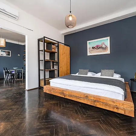 Floor Industrial With A River View Apartman *