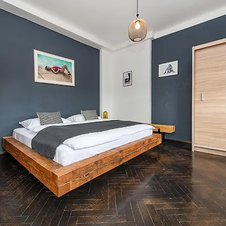 Apartman Floor Industrial With A River View